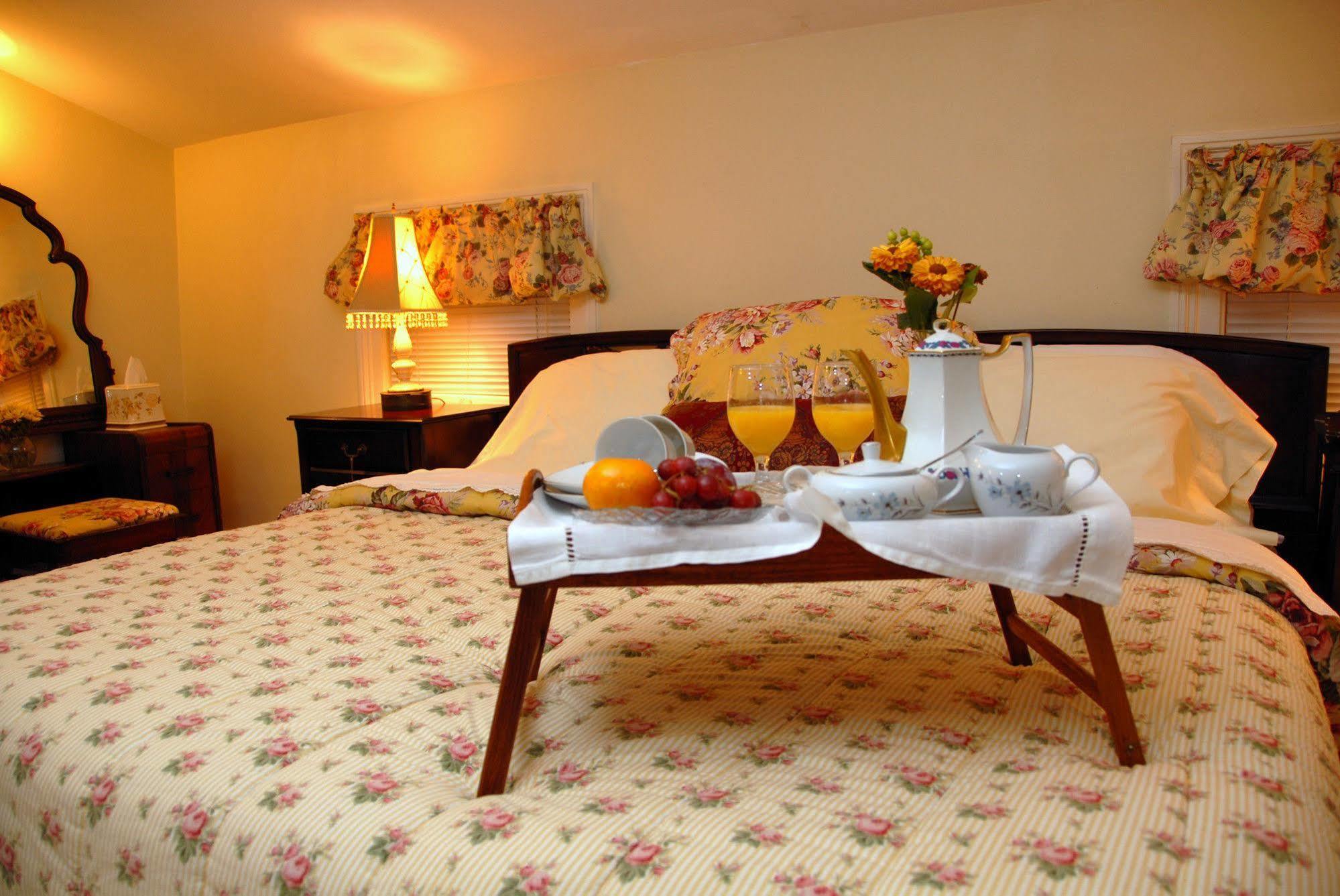 East Marion Arbor View House Bed And Breakfast المظهر الخارجي الصورة